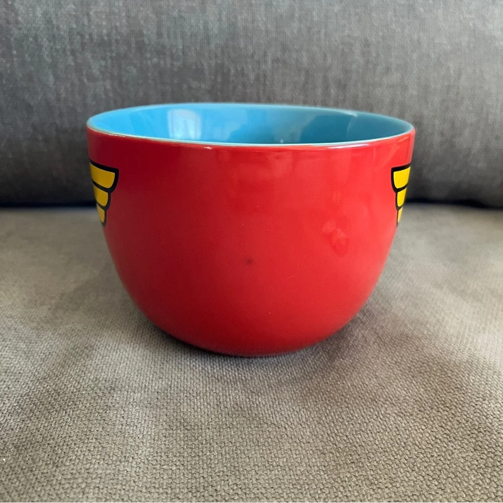NWOT Iconic Wonder Woman Logo Red Blue Yellow 24 oz Ceramic Mug and Bonus Pins